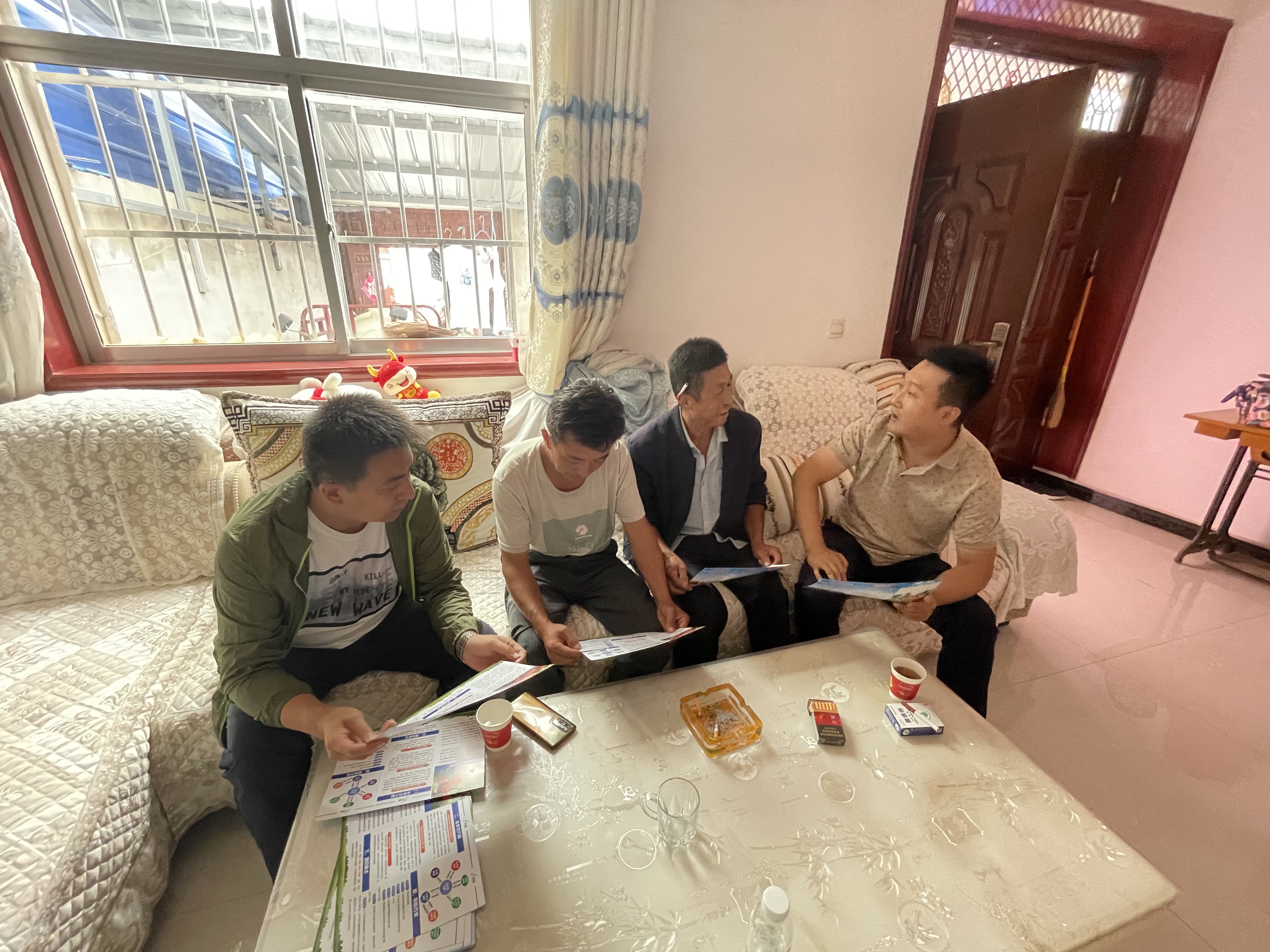 配图：培训活动深入乡村和果园2.jpg